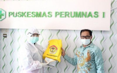 Bantu Tenaga Medis, UPB Sumbang Masker Kepada Puskesmas di Pontianak Barat